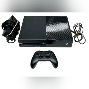 Xbox One 500GB Console Model 1540 with Controller